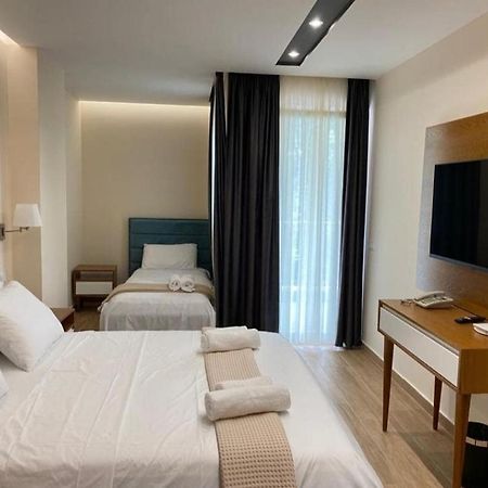 Milenium Hotel Shëngjin Esterno foto