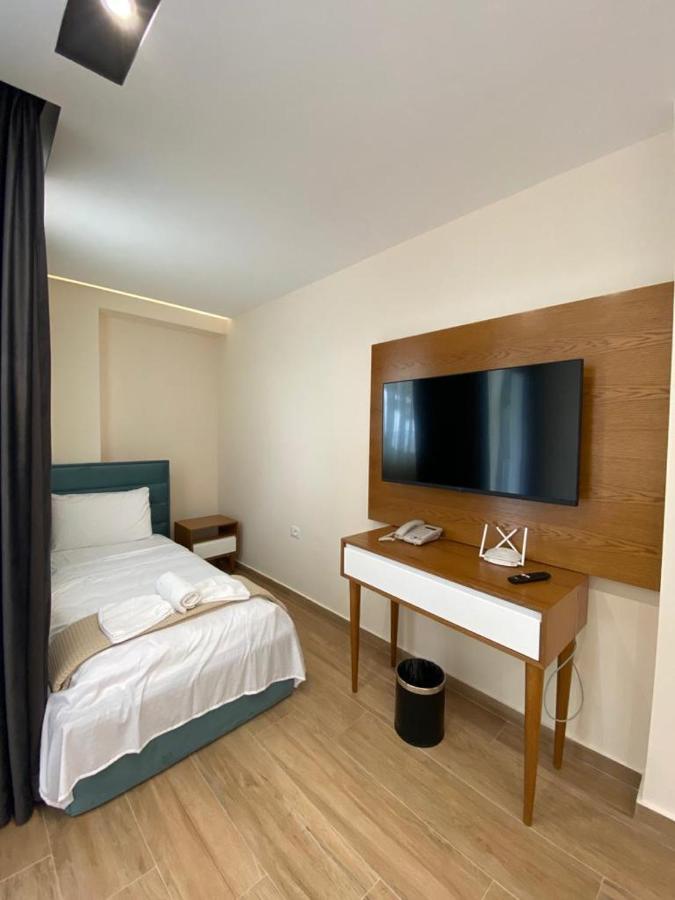 Milenium Hotel Shëngjin Esterno foto