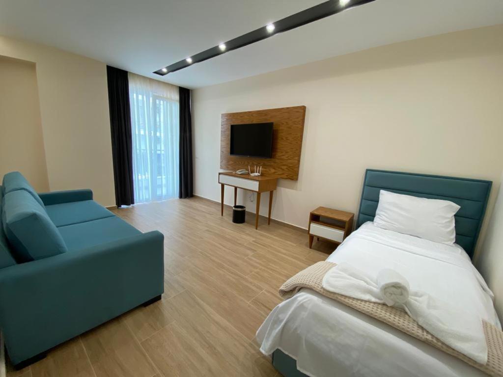 Milenium Hotel Shëngjin Esterno foto