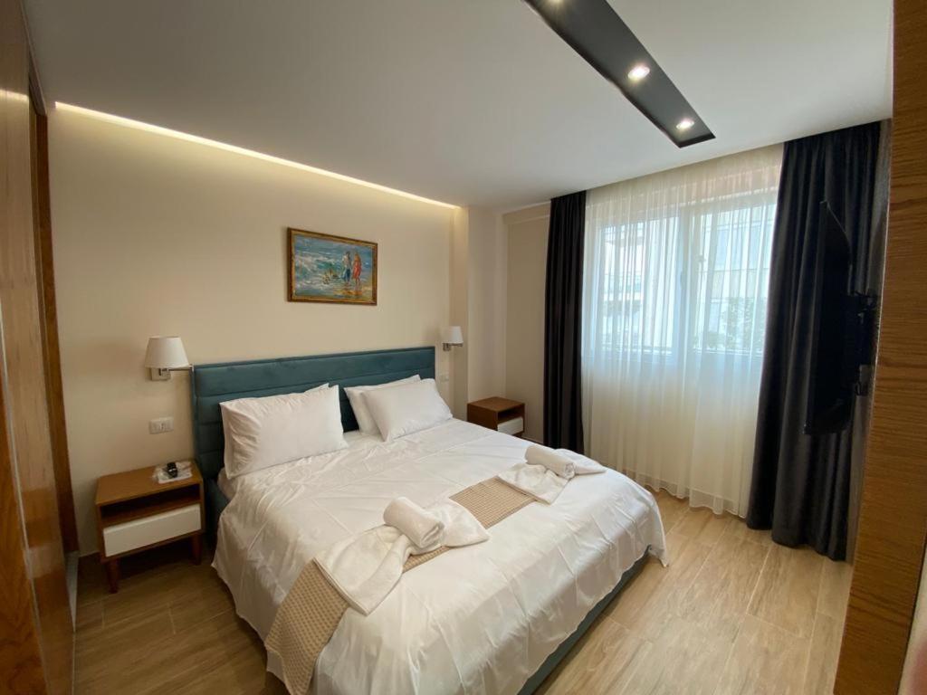 Milenium Hotel Shëngjin Esterno foto